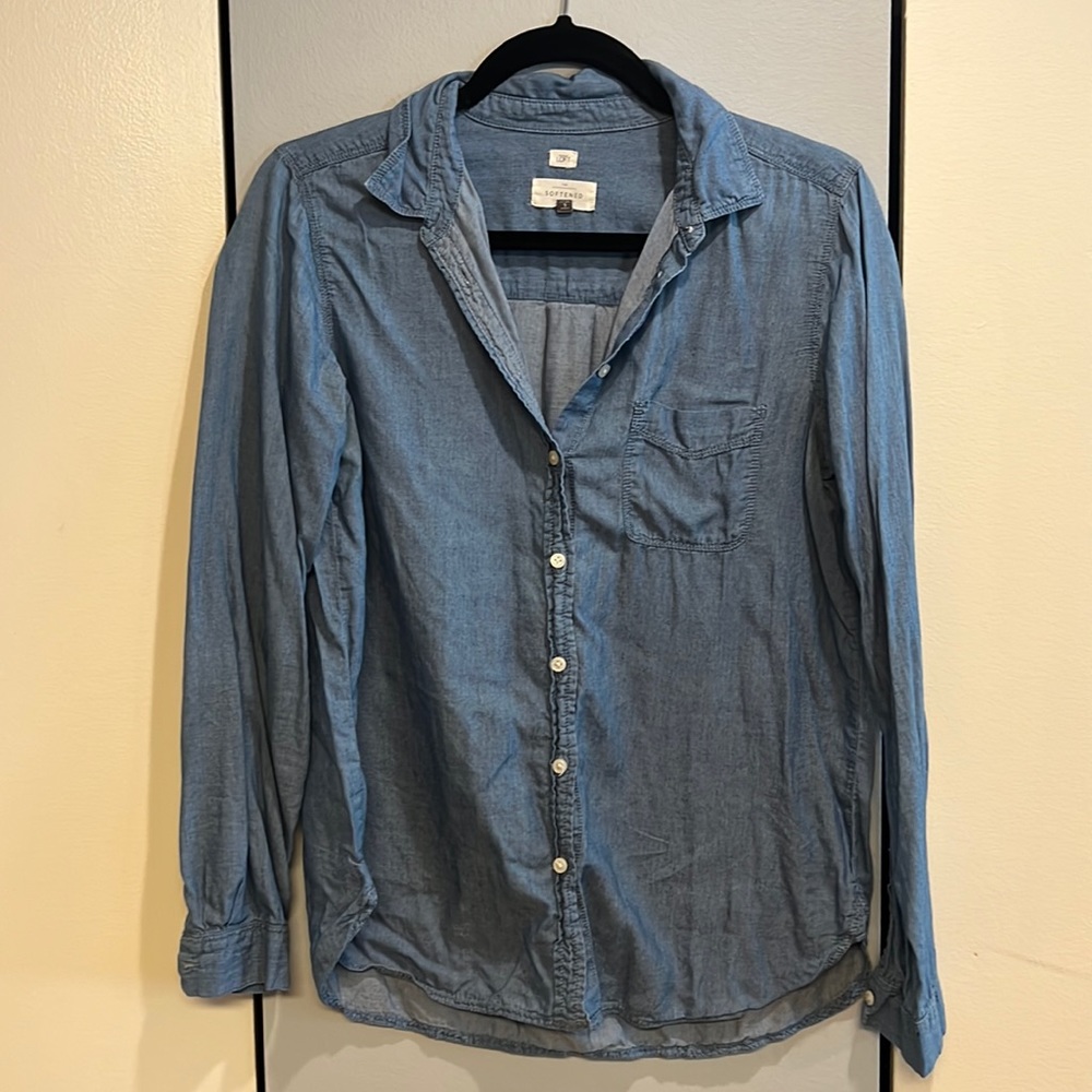 Anna Taylor Loft Easy Chambray Softened Shirt